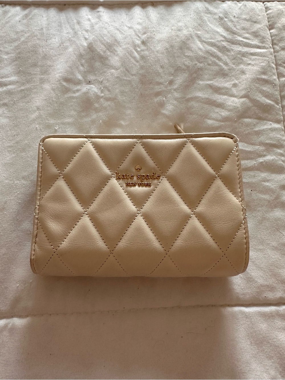 Kate Spade White Quilted Bifold Wallet - Picture 2 of 9